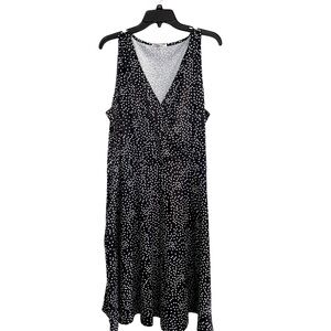 Women’s cotton Vneck sleeveless dress mid knee length black /white polkadots xxl